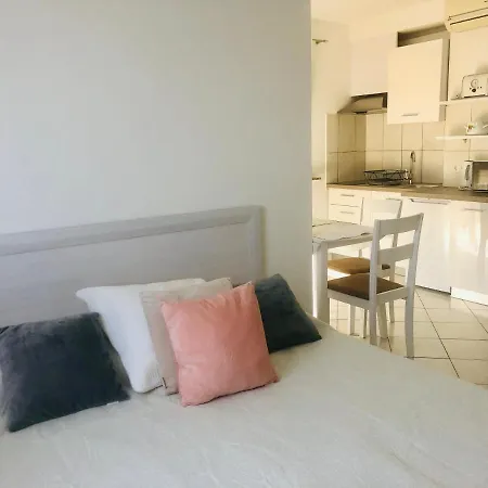 Molly Apartment *